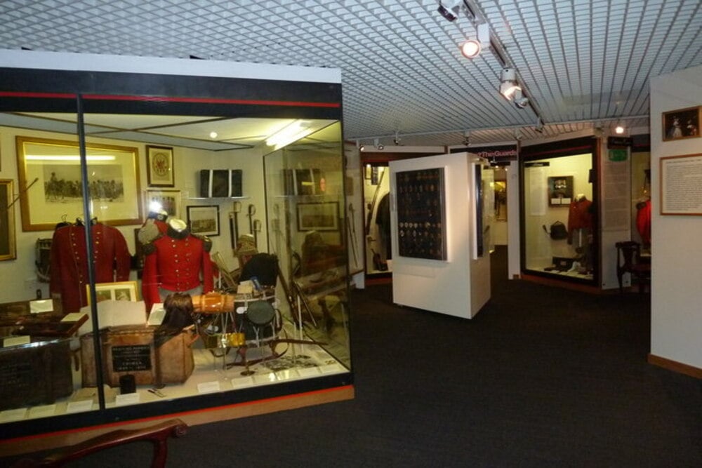 Guards Museum walks buckingham tour