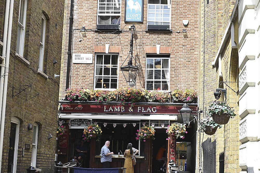 historical pub crawl london