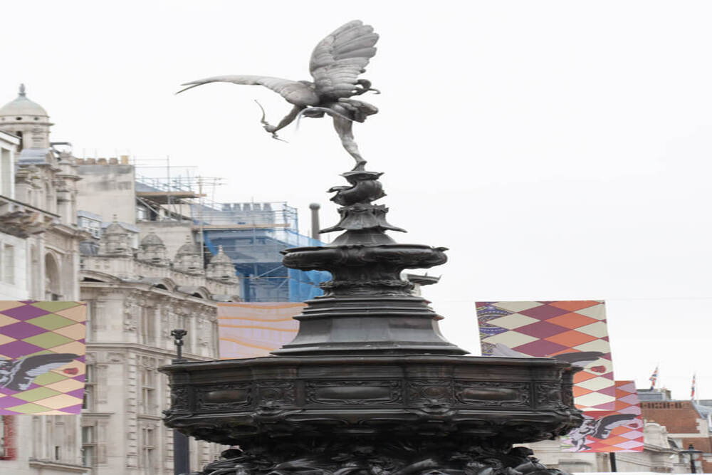 Picadilly Circus tour london