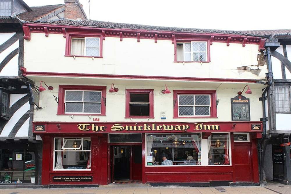 Snickleway Inn ghost tours in york