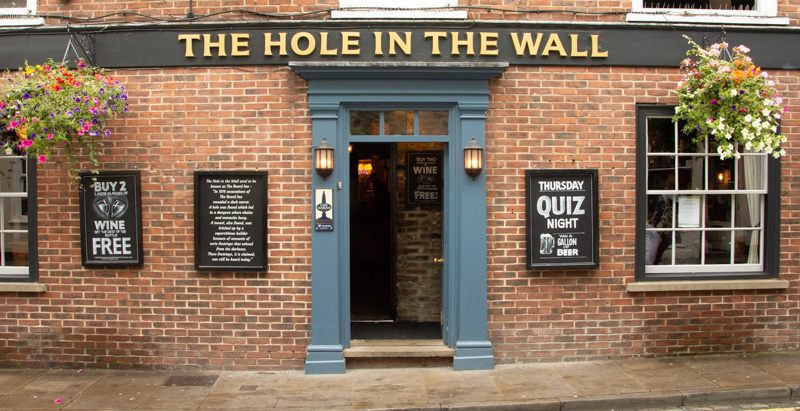 Hole in the Wall Pub
